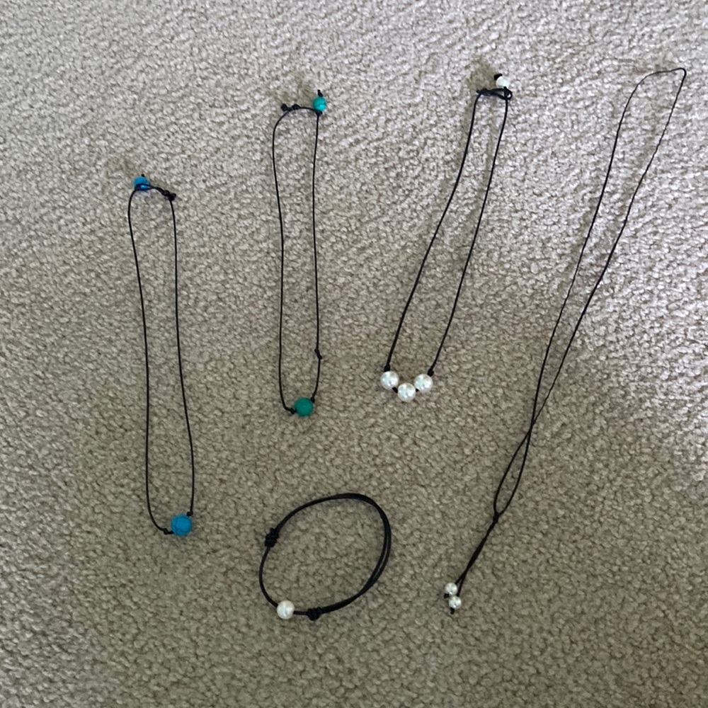 Pearl necklace and bracelet set